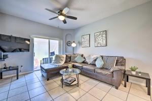 Chic Resort Townhome about 9 Mi to Disney Parks!