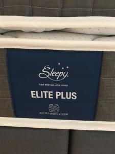 Studio 4 pers met Frontaal Zeezicht & privé zwembad Oostende