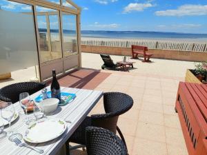 Appartements Apartment in excellent location, direct access to the beach, Plonevez-Porzay : photos des chambres