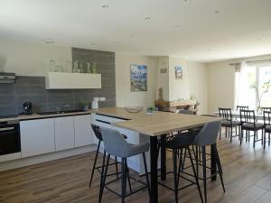 Maisons de vacances Comfortable Bungalow, Pink Granite Coast : photos des chambres