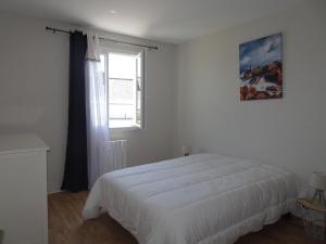 Maisons de vacances Comfortable Bungalow, Pleumeur-Bodou, Pink Granite Coast : photos des chambres