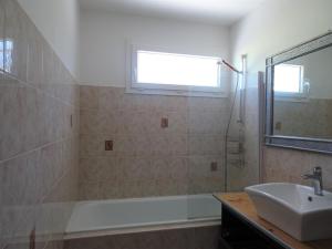 Maisons de vacances Comfortable Bungalow, Pink Granite Coast : photos des chambres