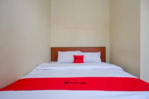 RedDoorz Syariah near Terminal Mendolo Wonosobo 2