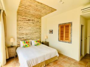 Phòng Giường Đôi Có Ban Công (Double Room with Balcony)