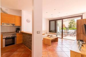 GO2TENERIFE ApartChaga Terrace, Pools & Free Parking