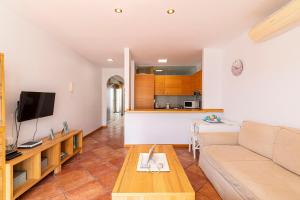 GO2TENERIFE ApartChaga Terrace, Pools & Free Parking