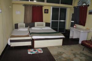 "Priyadarshi Villa" Free pickup in ac car from Jasidih Railway station or Deoghar Airport