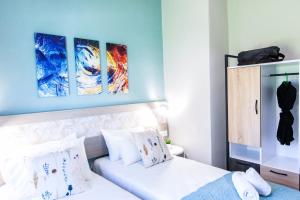 Sonio Villas - Que Bella Collection