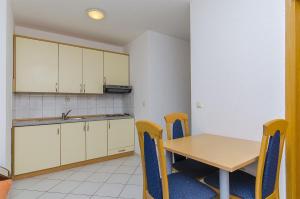 Apartments Jakov