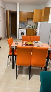 Emerald Sea Retreat 2 min from Mackenzie Beach and airport