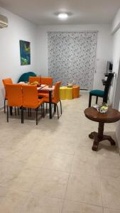 Emerald Sea Retreat 2 min from Mackenzie Beach and airport