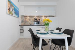 Morska Apartment Dziwnówek by Noclegi Renters