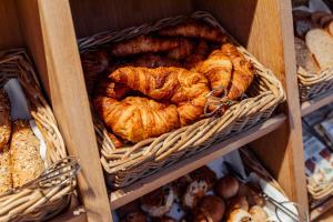 Post-Plaza Hotel & Grand Café