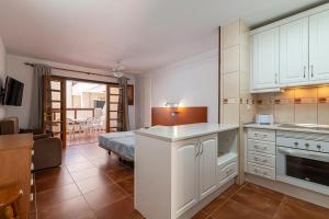 GO2TENERIFE ApartElisa Near the beach & Pool view