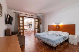 GO2TENERIFE ApartElisa Near the beach & Pool view