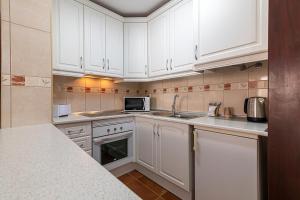 GO2TENERIFE ApartElisa Near the beach & Pool view