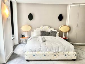 The place to be in Saint Germain des Près - Montana 2