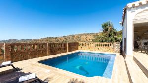 Piedra Blanca Frigiliana by Ruralidays