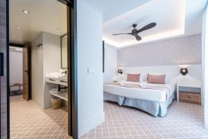 Junior Suite with Balcony room in Neptuno Hotel & SPA
