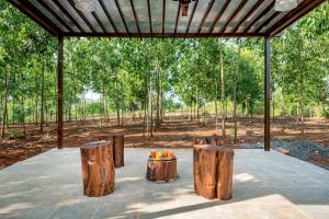 SaffronStays Casa De Familia - 6BHK Luxury Pool Villa in Karjat with Lawn, Gazebo & Bathtubs