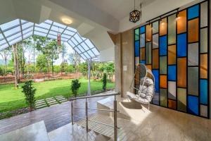 SaffronStays Casa De Familia - 6BHK Luxury Pool Villa in Karjat with Lawn, Gazebo & Bathtubs