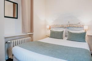 Hotels Hotel Aux Tamaris - Vue Mer : photos des chambres