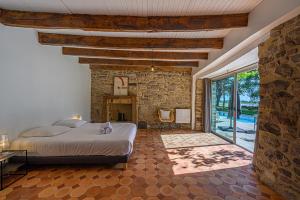 Maisons de vacances LA CALYPSO - Magnifique longere avec piscine ! : photos des chambres