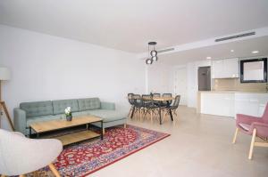 Modern Apartment-Sea View