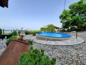 House Mikleus - Dobreć