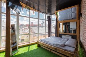 З оглядовою терасою на Львів вулиця Свободи 35