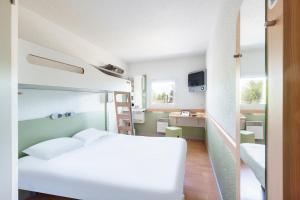 Hotels B&B HOTEL Chateauroux A20 L'Occitane : photos des chambres