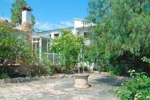 2 Bed House Sleeps 4 - Roof Terrace Sea Views