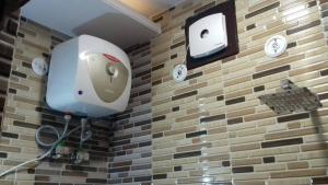 Posh, Nice Foreigner Area Lajpat Ngar Luxury Room