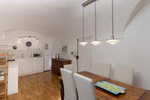 Banchi Apartments - Castel SantAngelo