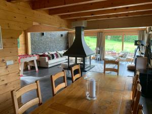 Maisons de vacances Beautiful 5-bed chalet in Les Carroz d'Araches : photos des chambres