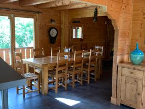 Maisons de vacances Beautiful 5-bed chalet in Les Carroz d'Araches : photos des chambres