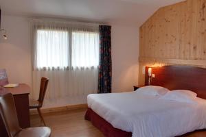 Hotels Le Chalet de la Foret Logis Hotel 3 etoiles et restaurant : photos des chambres
