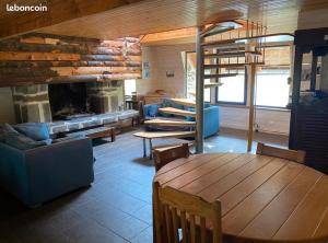 Maison Auvergne volcan Puy Mary Claux Giraldès GR400