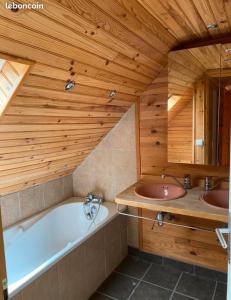 Maison Auvergne volcan Puy Mary Claux Giraldès GR400