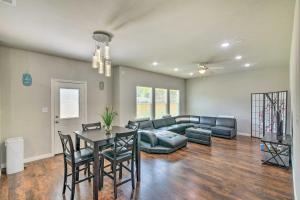 7 Mi to Gulf: Family Home w Yard in Texas City