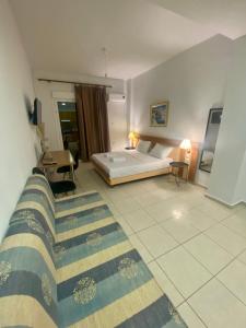 Le Chris Central Apartments