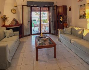 THE GOLDEN HOUR BEACHFRONT COTTAGE
