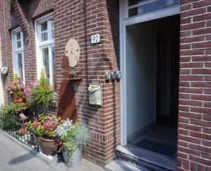 De bezige bij - 辛佩尔费尔德