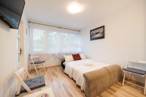Solec Powiśle Apartment by BookingHost