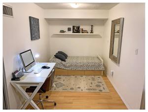 Cozy Condo in Centre of Downtown Toronto