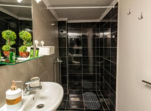 DEL MAR APARTMENTS I