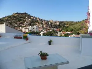 Villa Kotetsi - Rooms To Let - Volissos - Chios - Limiá
