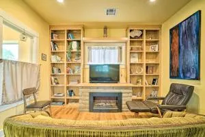 Cozy Las Cruces Gem Fire Pit, Patio and Views! - Las Cruces