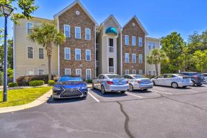 Less Than 2 Mi to Beach Savannah Shores Resort Condo!