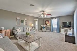 Bowling Green Farmhouse 10 Mi to Mammoth Cave - Lucas